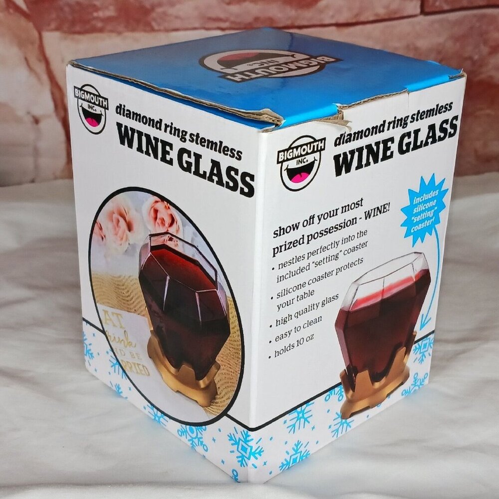 The Diamond Ring Stemless Wine Glass - 10oz - Big Mouth Inc - Picture 7 of 10